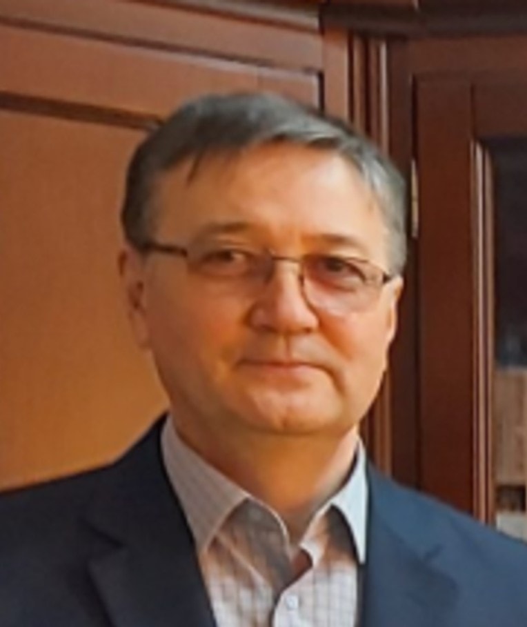 Portrait of Prof. Eden Mamut